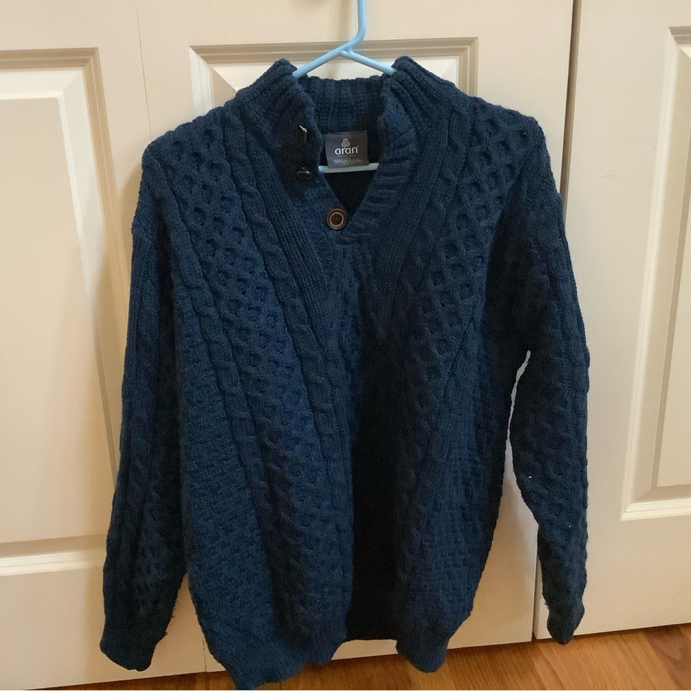 Aran Men's V-Neck Navy Sweater